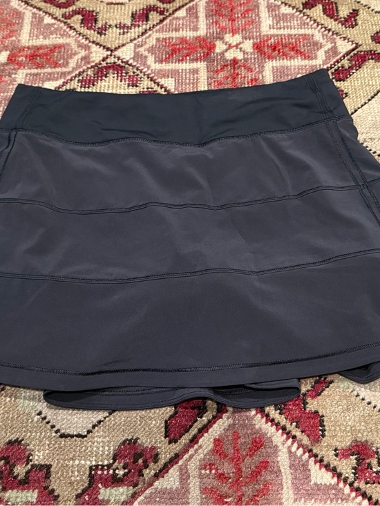 lululemon athletica Dresses & Skirts - Lululemon black Pace Rival mid rise skirt sz 6, like new!